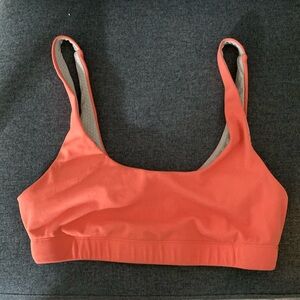 Vuori sports bra